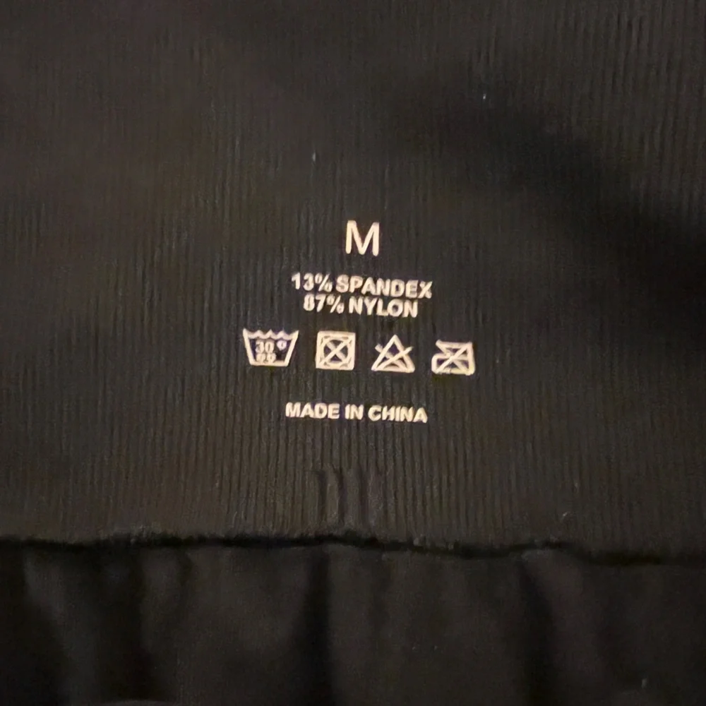 NVGTN Black Shorts Medium - Picture 3 of 6
